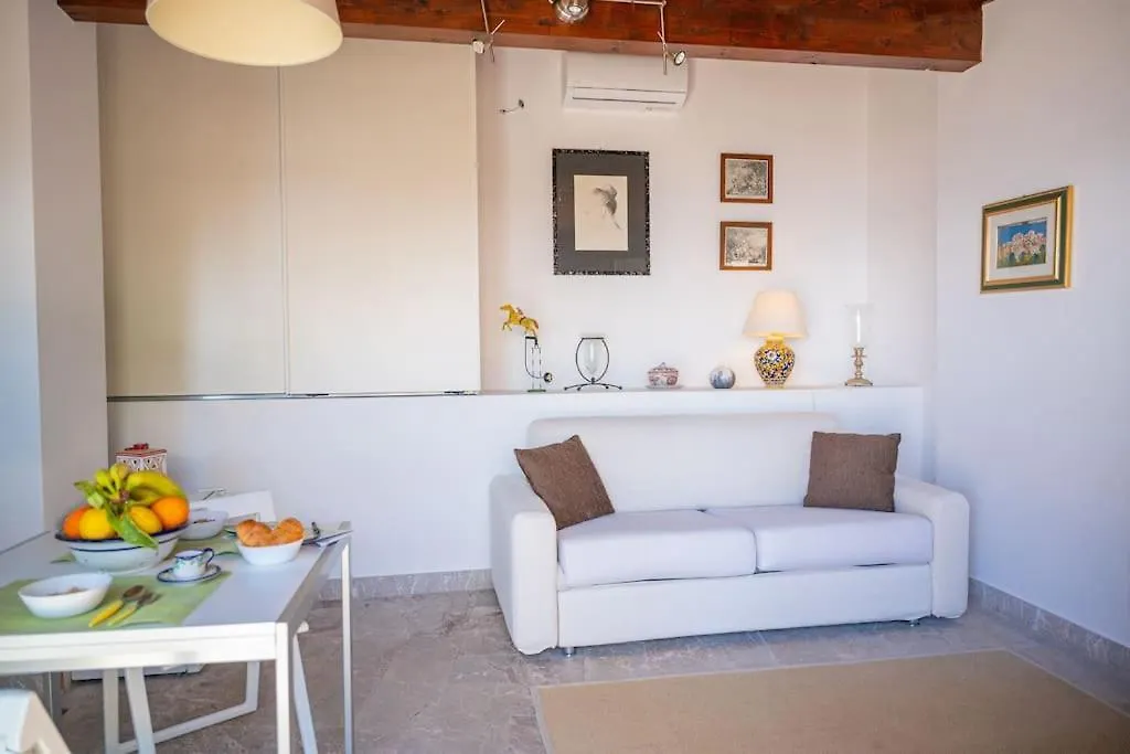 Chalet Vista Mare A Taormina Con Parcheggio Paolone House 0*,  İtalya