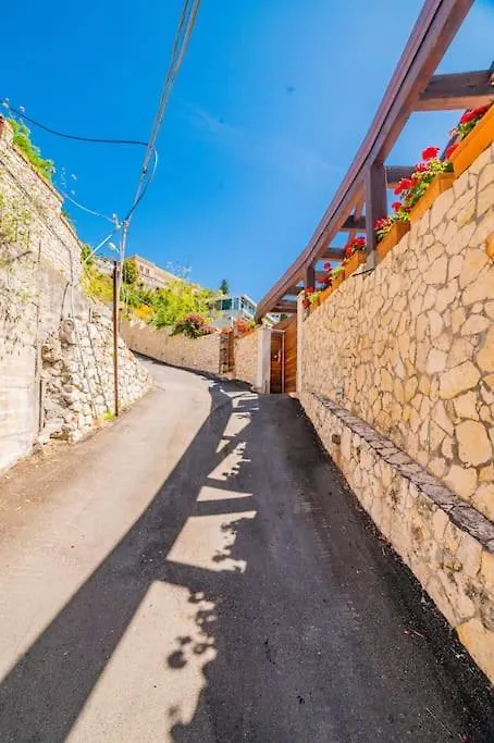 Chalet Vista Mare A Taormina Con Parcheggio Paolone House